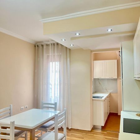 Skanderbeg Square Apartment 02 Tiranë Eksteriør bilde